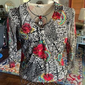 🌹🌹 3 for 12$🌹🌹🌹Bead and Sequined Rose Print/Lace Sleeve Pullover Top